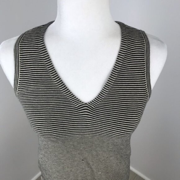 Loft Striped Sleeveless V-Neck Top Size XS NWT - Picture 2 of 7